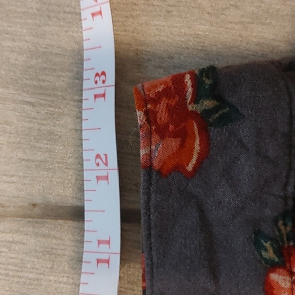 Hollister Floral Skater Skirt Junior LG in Gray Y2K Feminine 90s - Picture 6 of 7